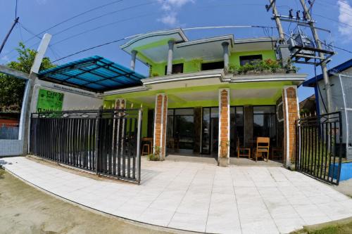 OYO 95309 Ijen Homestay