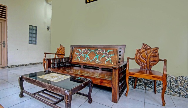 OYO Life 91268 Homestay Bu Erma Syariah