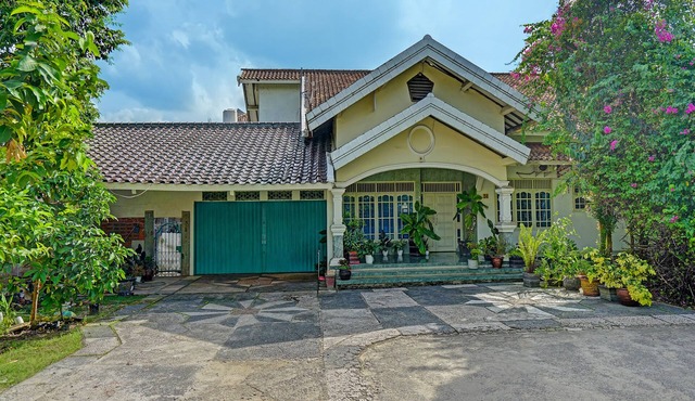 OYO Life 91984 Taufik Kost Syariah