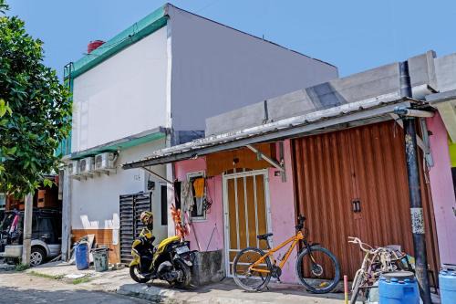 OYO Life 92684 Kost Mutiara Nirwana