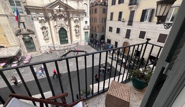 Palazzo Franchi, noble and elegant mansion a few steps from the Pantheon