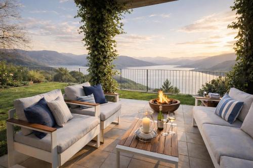 Panoramic Lake View Private Garden & Relaxation