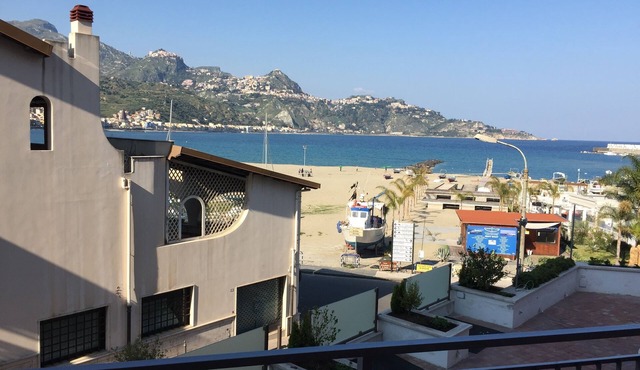 Panoramic studio next to the beach