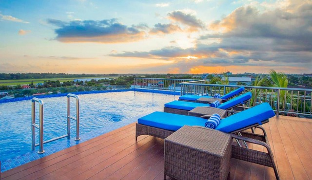 Platinum Adisucipto Hotel & Conference Center