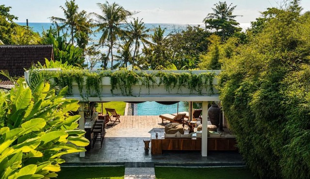 Private beach Oceanfront 3bd Villa