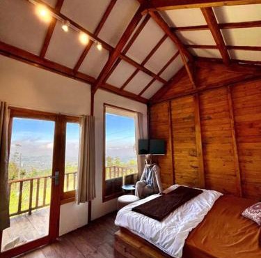 private cabin Dieng