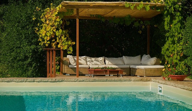 Private Villa with A/C, WIFI, private pool, TV, patio, panoramic view, close to San Gimignano