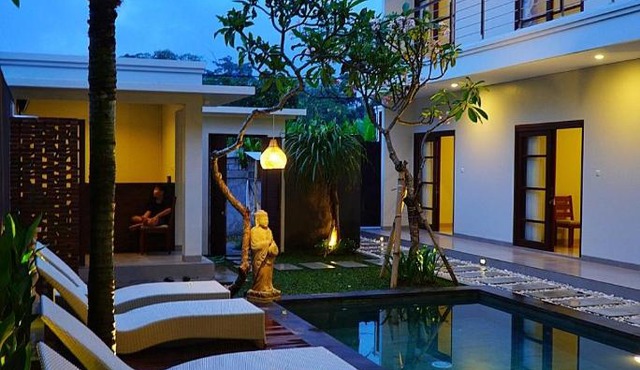 Puri Warung Villa & Guest House