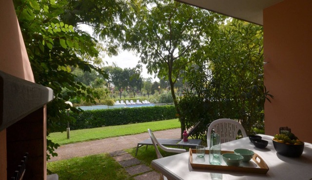 Quiet villa with private garden