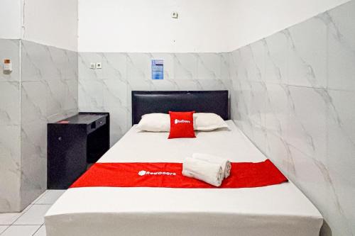 RedDoorz at Hotel AVA Malioboro