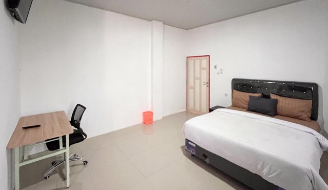 RedDoorz at Ideal Home Banjarmasin