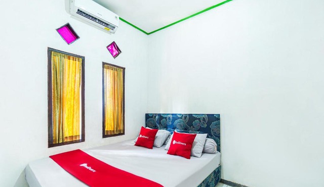 RedDoorz at Pondok Alief near Pantai Ujung Genteng 3