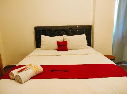 RedDoorz At Sukomanunggal Surabaya