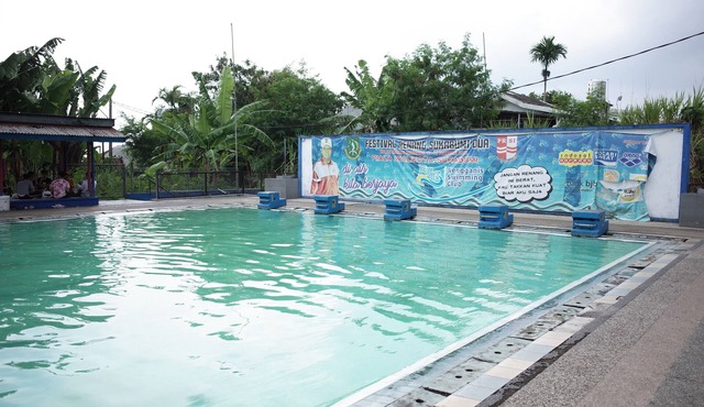 RedDoorz near Alun-alun Kota Sukabumi