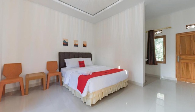 RedDoorz near Ciletuh Sukabumi