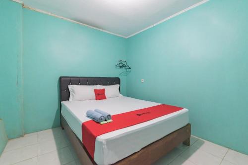 RedDoorz near Pantai Ujung Genteng