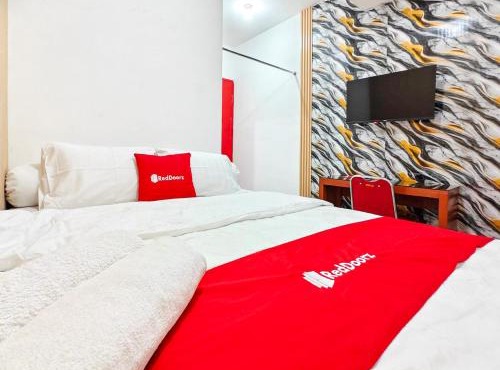 RedDoorz near RSUD dr Soewandhie 3