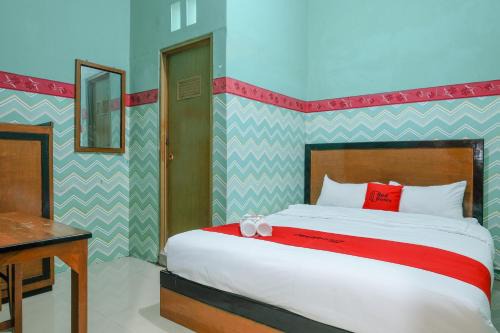 RedDoorz near RSUD Kardinah Tegal