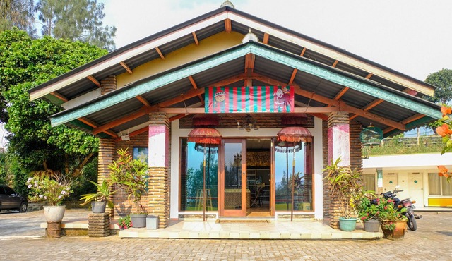 RedDoorz near STAB Syailendra Kopeng