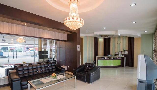 RedDoorz Plus near Simpang Rimbo Jambi