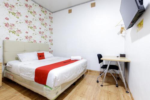 RedDoorz Plus near Trans Studio Cibubur 2