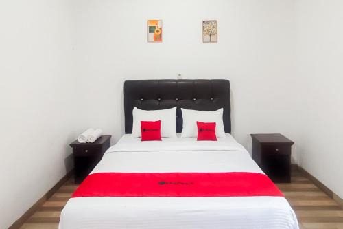 RedDoorz Plus Syariah at Rizano Homestay Batu Sangkar