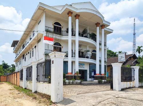 RedDoorz Plus Syariah near Simpang Rimbo Jambi 2