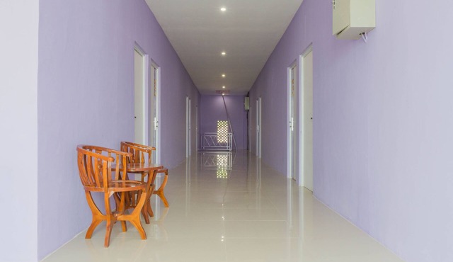 RedDoorz Plus @ Tuparev Cirebon 2