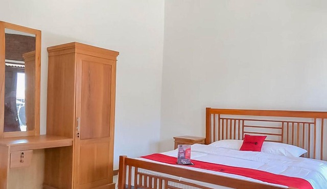 RedDoorz Resort near Darajat Garut