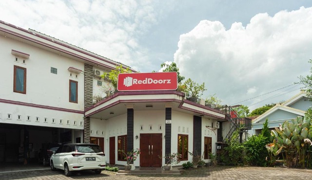 RedDoorz Syariah @ Jalan Panglima Polim Lampung
