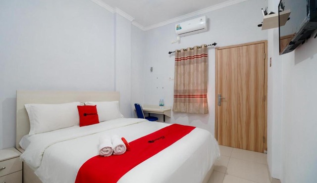 RedDoorz syariah near Stasiun LRT Bumi Sriwijaya