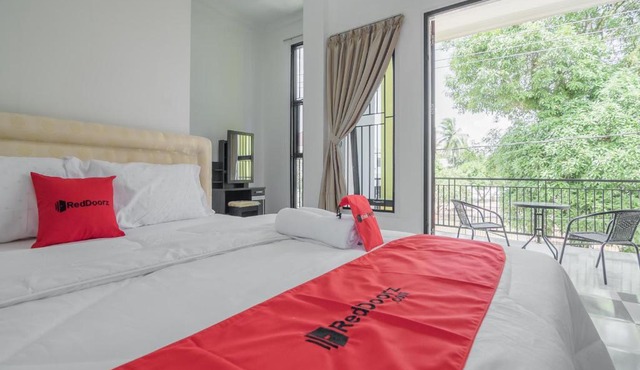 RedDoorz Syariah near Sultan Thaha Airport Jambi