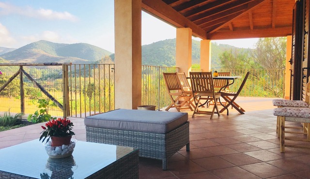 Refined detached villa for nature lovers.
