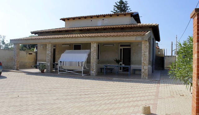 RELAXATION IN VILLA SARA IN THE COSTA DELL'AMBRA BEACH
