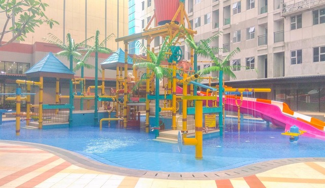 Relaxing Studio Apartment At Transpark Juanda Bekasi Timur