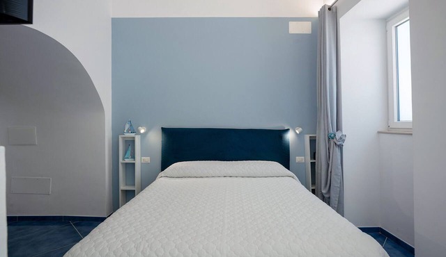 Room 'Amalfi Sea View' with Sea View, Wi-Fi and Air Conditioning