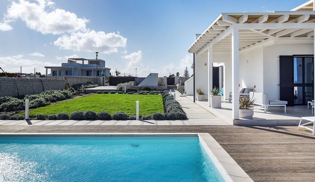 Rosmarino - Villa for 6, Free WiFi, Private Pool, Jacuzzi, Sea View