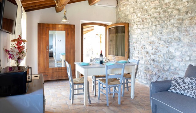 [Rustic House] with patio and garden Assisi center