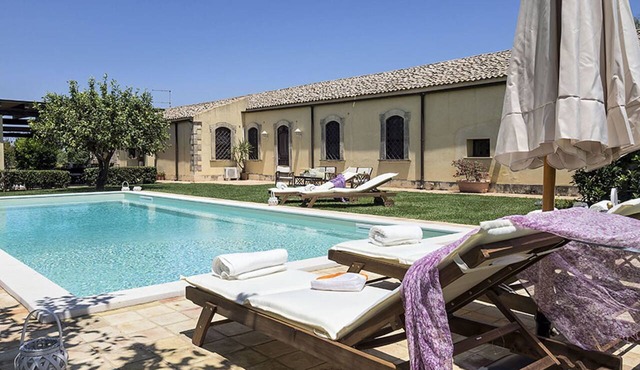 Salvatore - Private Villa for 8 People with Pool in Sicily
