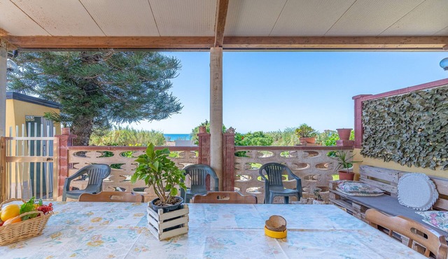 'Sea View' just steps from the sea