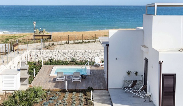 Seafront villa with pool near Syracuse, Sicily - Timo - 6 pax