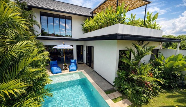 Seminyak Villa 2 BR - Private Pool & Rooftop