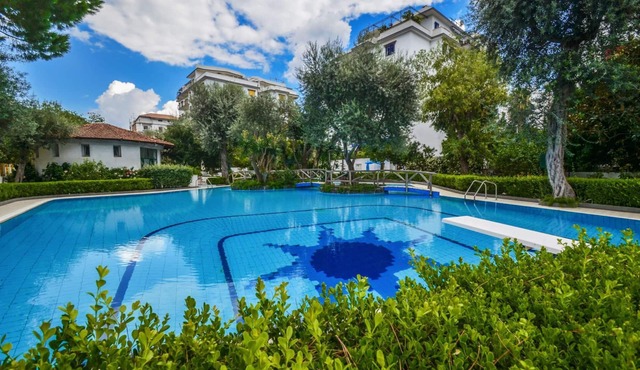 Sorrento Pool&Suites - Zeus