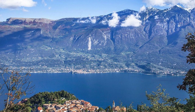 Spend a great vacation with your family in this modern and compact apartment near Lake Garda.