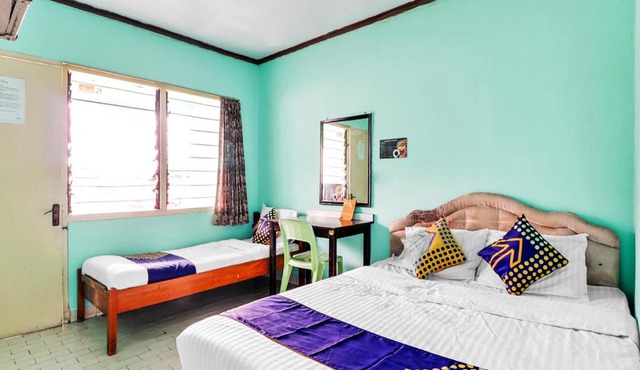 SPOT ON 90003 Villa Tawang