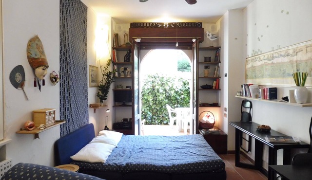 STUDIO APARTMENT WITH SMALL GARDEN