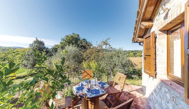Stunning home in Monteroni d´Arbia SI with WiFi