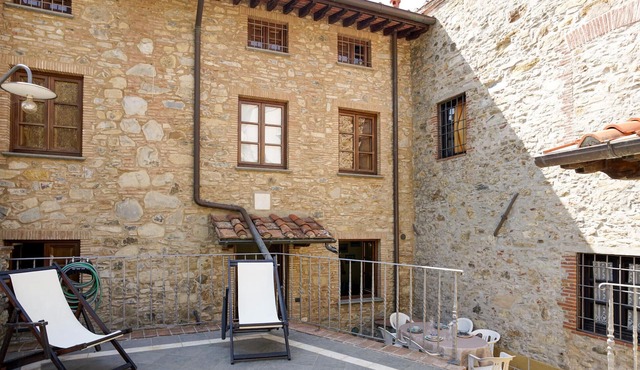 Stunning home in Corsanico with house a panoramic view