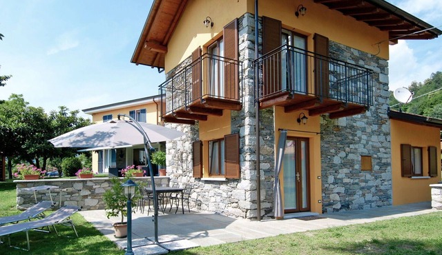 Stunning private villa for 4 people with WIFI, TV, terrace, pets allowed and parking