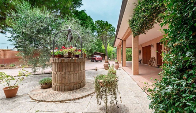 Stunning private villa for 8 people with A/C, WIFI, TV, patio and panoramic view